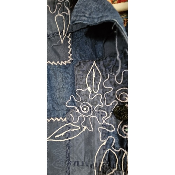 COLD WATER CREEK FLORAL EMBROIDERED PATCHWORK BLUE DENIM JACKET Medium Petite - Picture 5 of 13